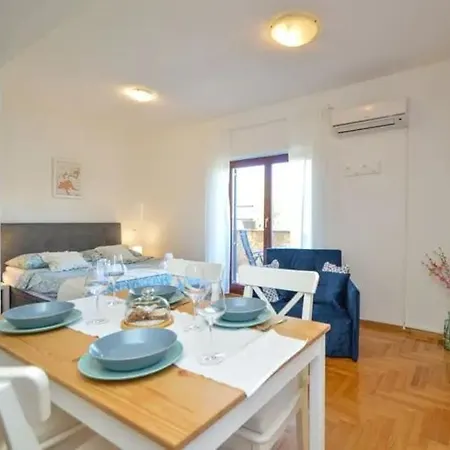 Maya Apartmán