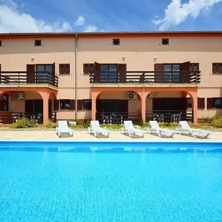 Maya Apartmán